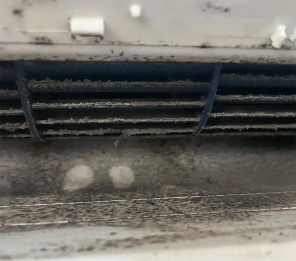 嘉黎空调吹的风有股烧焦味是怎么回事